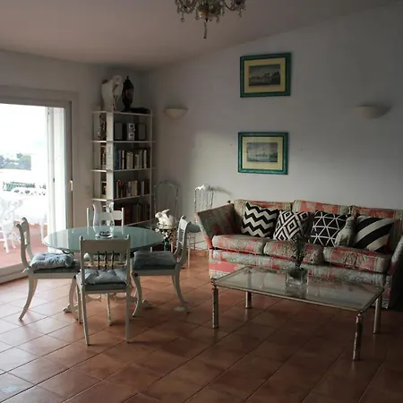 Attic In , With Parking Apartment *