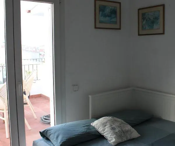 Attic In , With Parking شقة