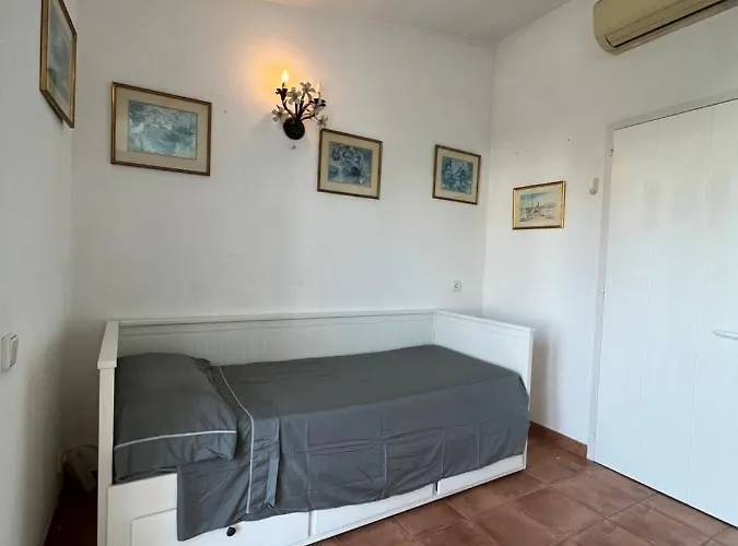 Attic In , With Parking شقة *