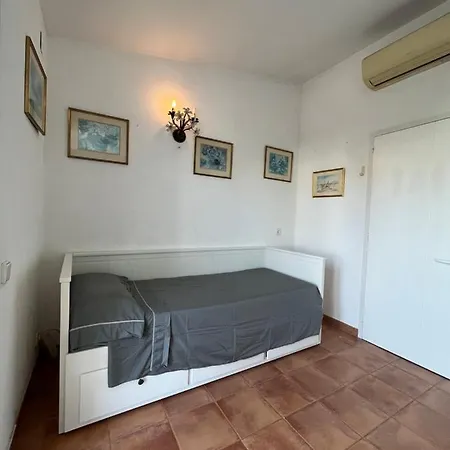 Attic In , With Parking Apartament *
