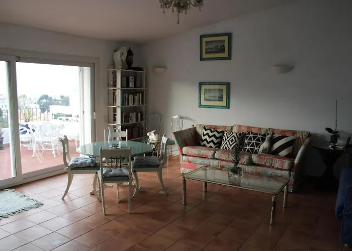 Attic In , With Parking Апартаменты *